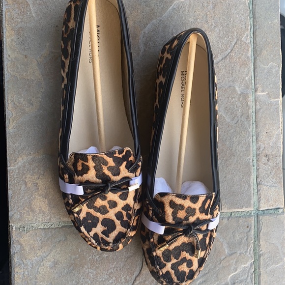 I’m selling size 11 Michael Kors leopard print - Picture 3 of 5